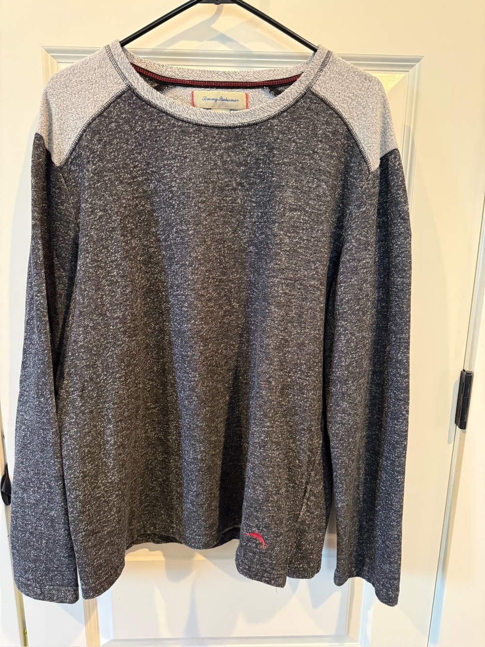 Tommy Bahama Men's Heather Charcoal and Light Gray Raglan Crewneck Sweater